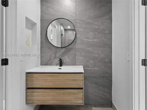 421 S 56th Terrace Hollywood FL 33023