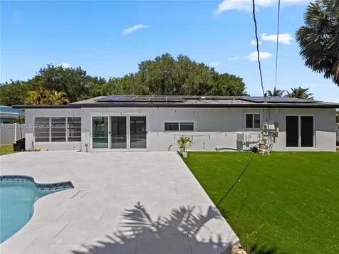 421 S 56th Terrace Hollywood FL 33023