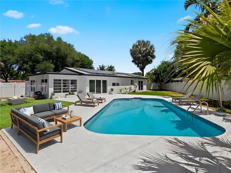 421 S 56th Terrace Hollywood FL 33023
