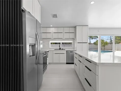 421 S 56th Terrace Hollywood FL 33023