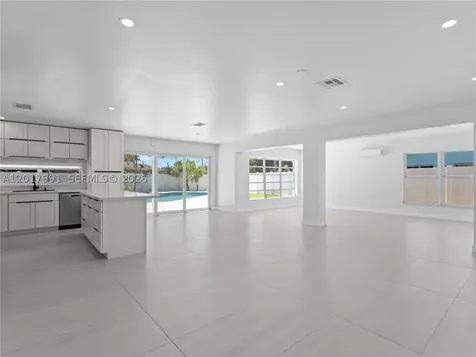 421 S 56th Terrace Hollywood FL 33023