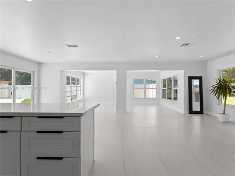 421 S 56th Terrace Hollywood FL 33023