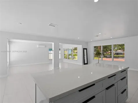 421 S 56th Terrace Hollywood FL 33023