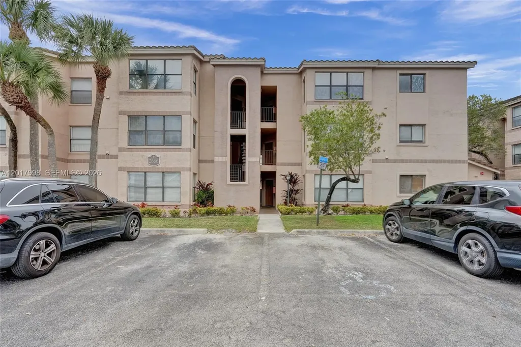 2866 S University Drive Davie FL 33328
