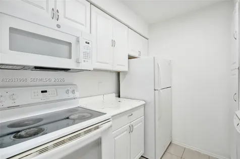 2866 S University Drive Davie FL 33328