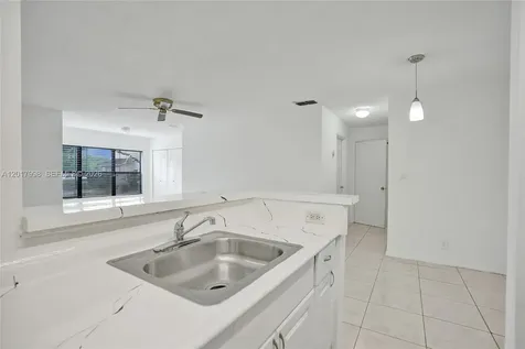 2866 S University Drive Davie FL 33328