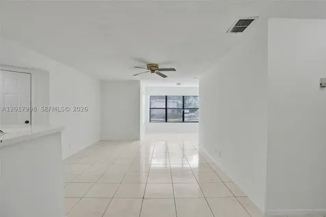 2866 S University Drive Davie FL 33328