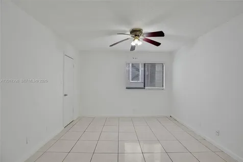2866 S University Drive Davie FL 33328