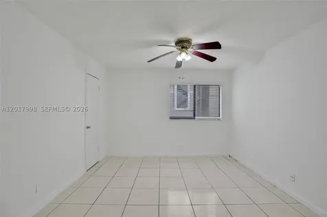 2866 S University Drive Davie FL 33328