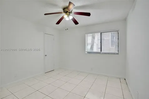 2866 S University Drive Davie FL 33328