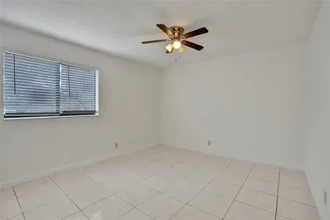 2866 S University Drive Davie FL 33328