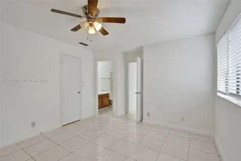 2866 S University Drive Davie FL 33328