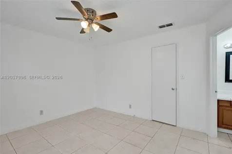 2866 S University Drive Davie FL 33328