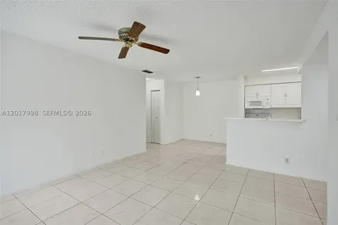 2866 S University Drive Davie FL 33328