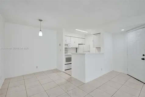 2866 S University Drive Davie FL 33328