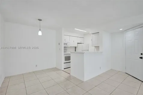 2866 S University Drive Davie FL 33328