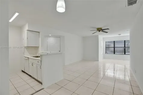 2866 S University Drive Davie FL 33328