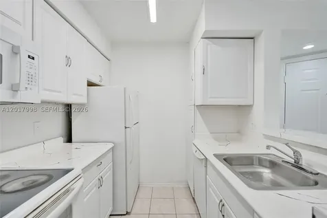 2866 S University Drive Davie FL 33328