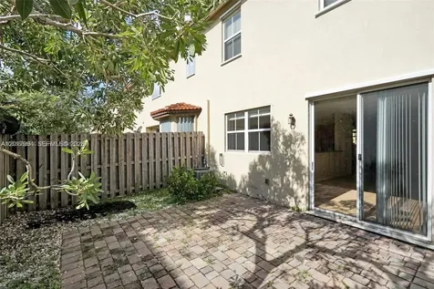 1048 NE 208th Street Miami FL 33179