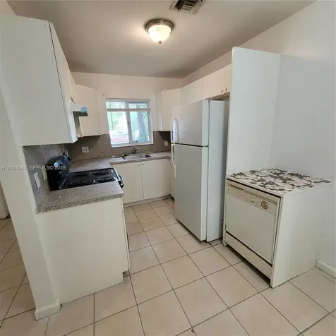 13950 NE 2nd Avenue Miami FL 33161