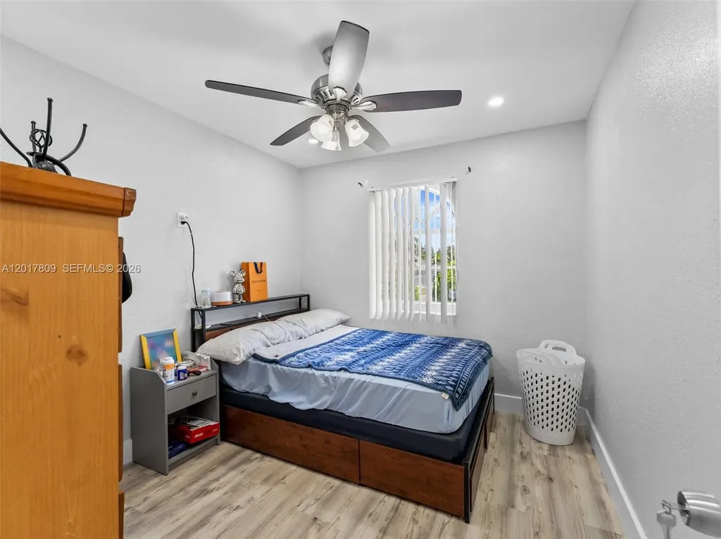 6432 Perry Street Hollywood FL 33024