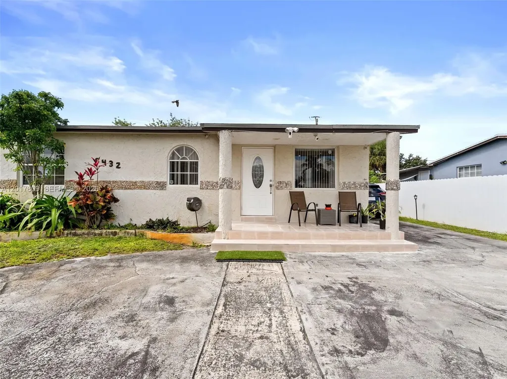 6432 Perry Street Hollywood FL 33024