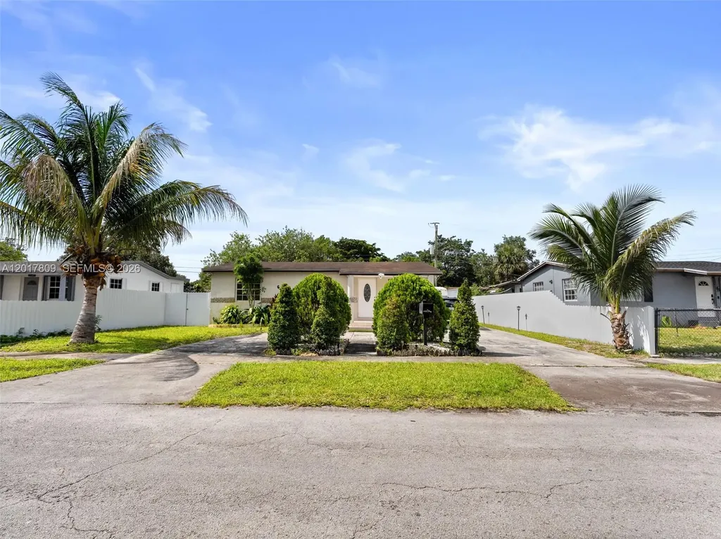 6432 Perry Street Hollywood FL 33024