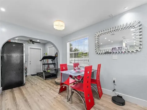 6432 Perry Street Hollywood FL 33024