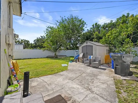 6432 Perry Street Hollywood FL 33024