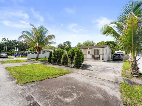 6432 Perry Street Hollywood FL 33024