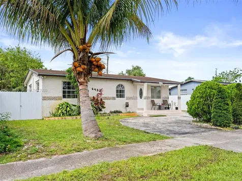 6432 Perry Street Hollywood FL 33024