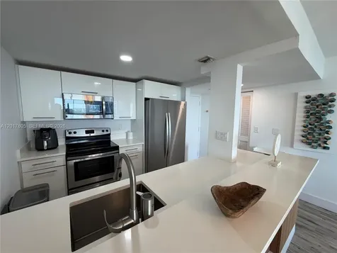 600 NE 36th Street Miami FL 33137