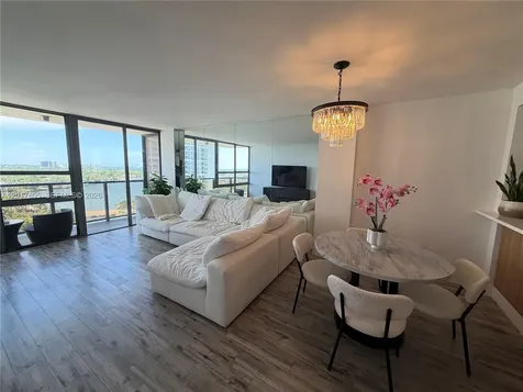 600 NE 36th Street Miami FL 33137