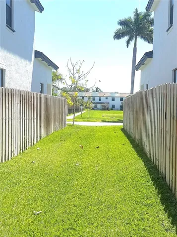 4941 Oakmont Drive Dania Beach FL 33312