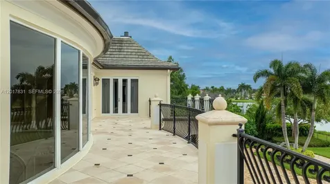 2951 Lake Ridge Lane Weston FL 33332