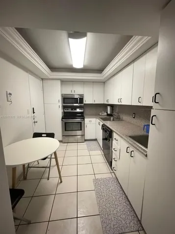 5005 Collins Avenue Miami Beach FL 33140