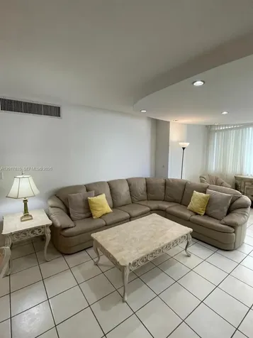 5005 Collins Avenue Miami Beach FL 33140