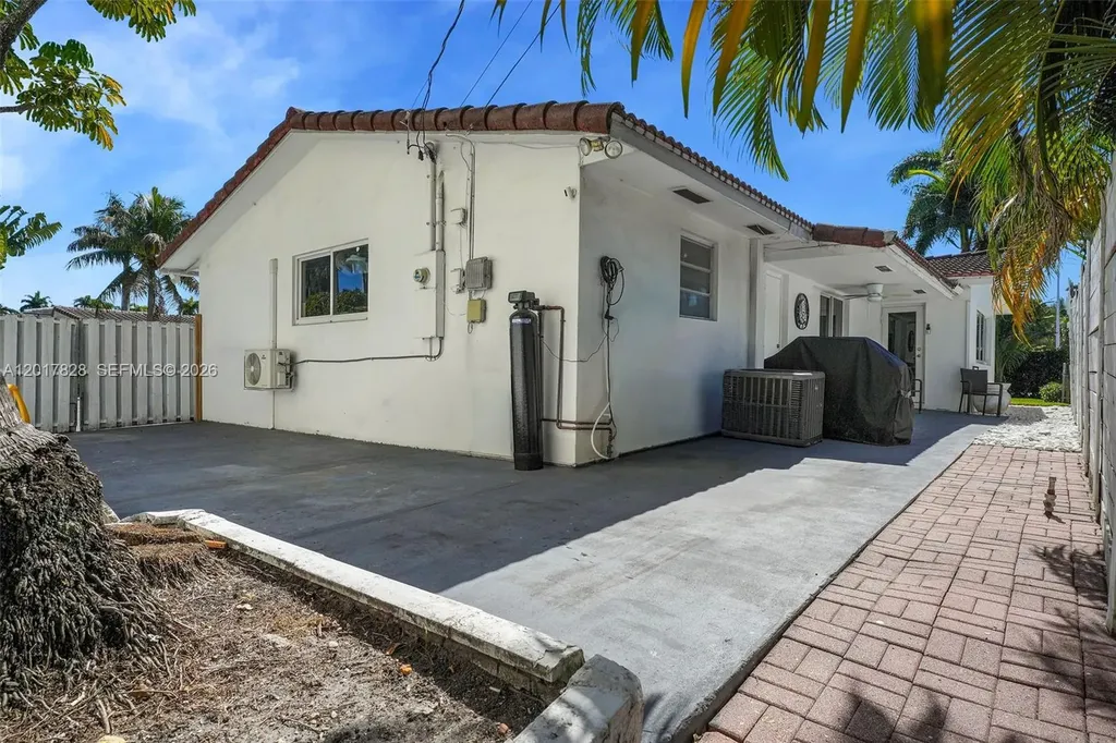 1301 Hollywood Boulevard Hollywood FL 33019