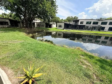 9717 N New River Canal Road Plantation FL 33324