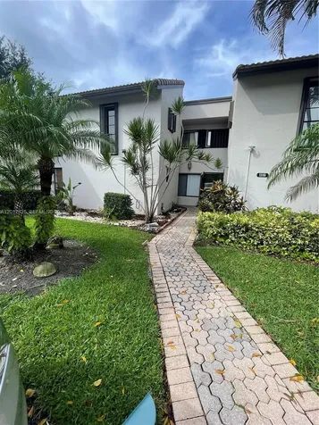 9717 N New River Canal Road Plantation FL 33324