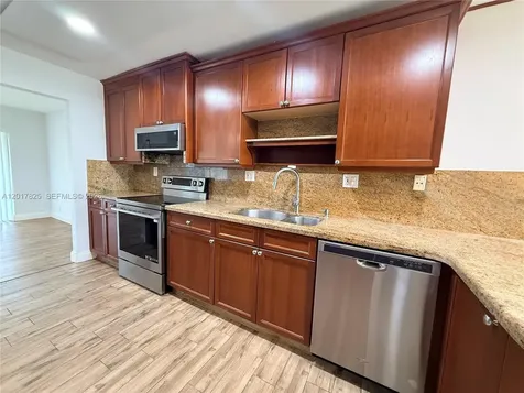 9717 N New River Canal Road Plantation FL 33324