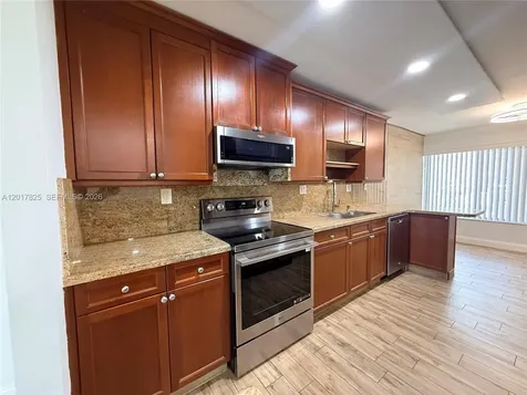 9717 N New River Canal Road Plantation FL 33324