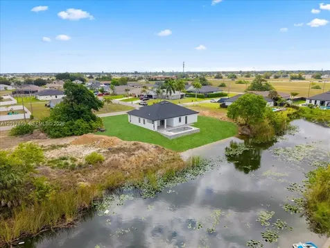 502 NE 5th Place Cape Coral FL 33909