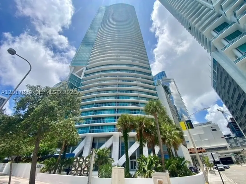 888 Biscayne Boulevard Miami FL 33132