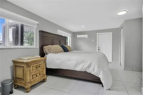 5241 SW 104th Avenue Miami FL 33165