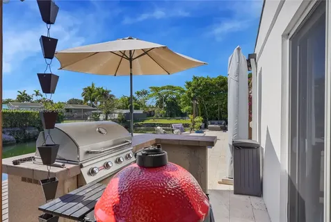 5241 SW 104th Avenue Miami FL 33165