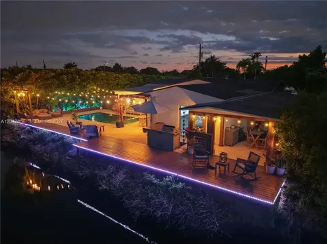 5241 SW 104th Avenue Miami FL 33165