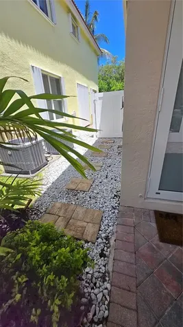 Dania Beach FL 33004