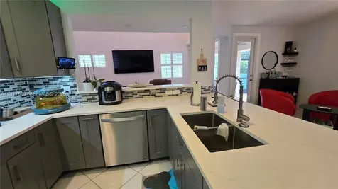 Dania Beach FL 33004