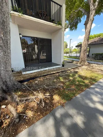 7235 NW 179th Street Hialeah FL 33015